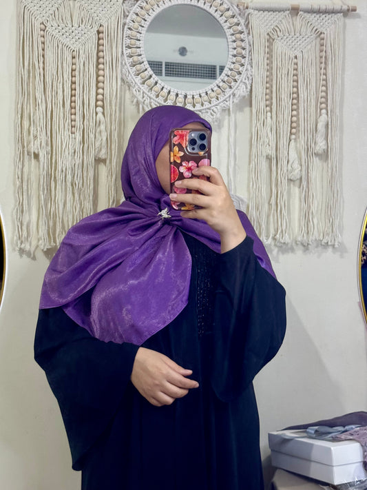 حجاب  مربع كبير مع اكسسوار