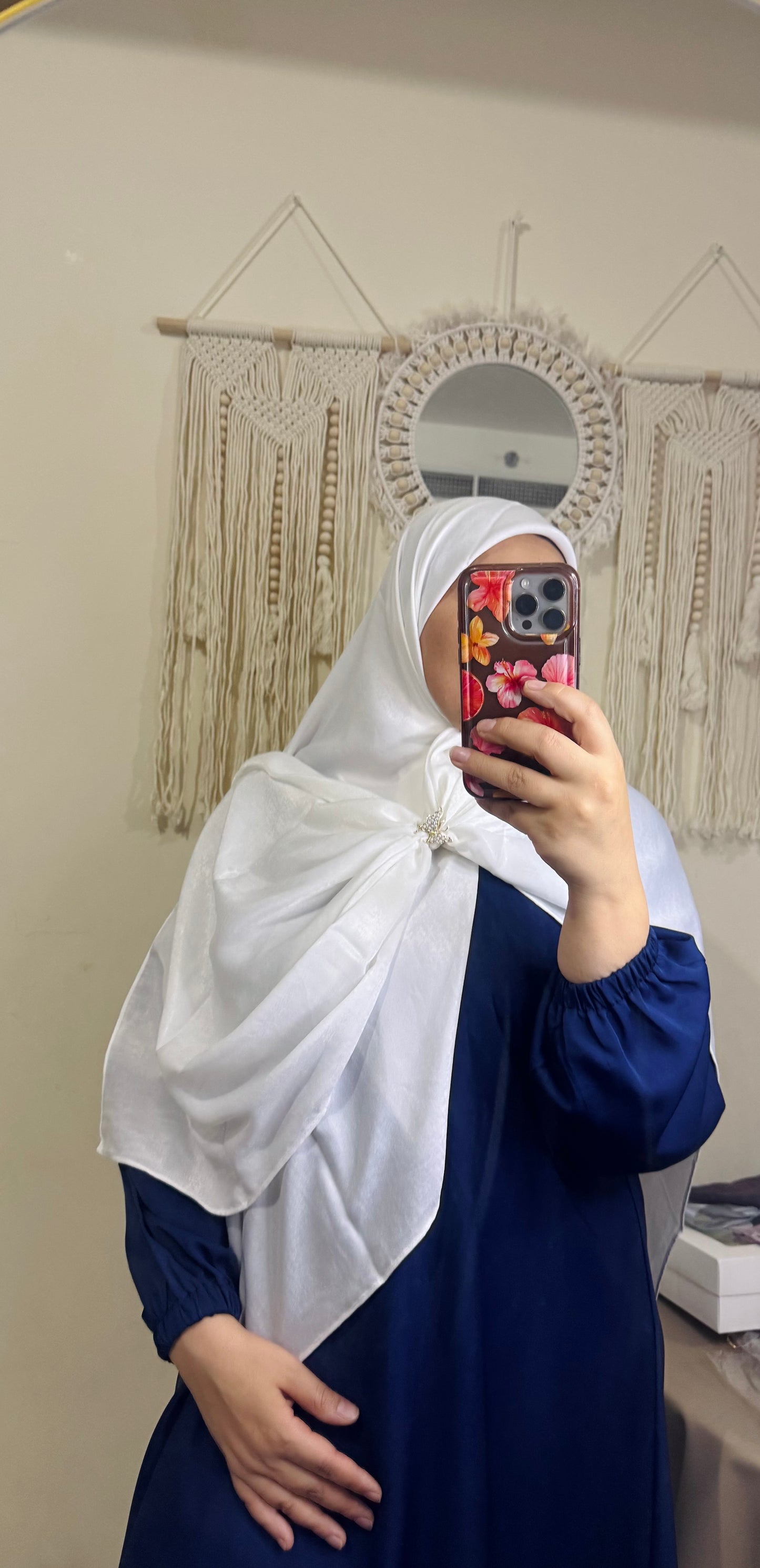 حجاب شرعي مربع كبير مع اكسسوار